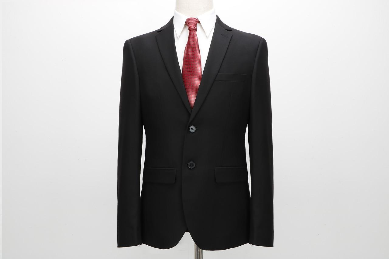 Le top des marques de costume pour homme : qualite et elegance a tous les prix